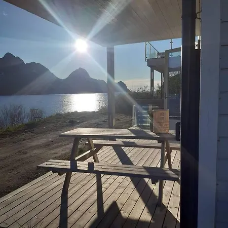 Senja, Husoy I Senja. Leilighet Med Utsikt Over Fjord Og Fjell Apartment